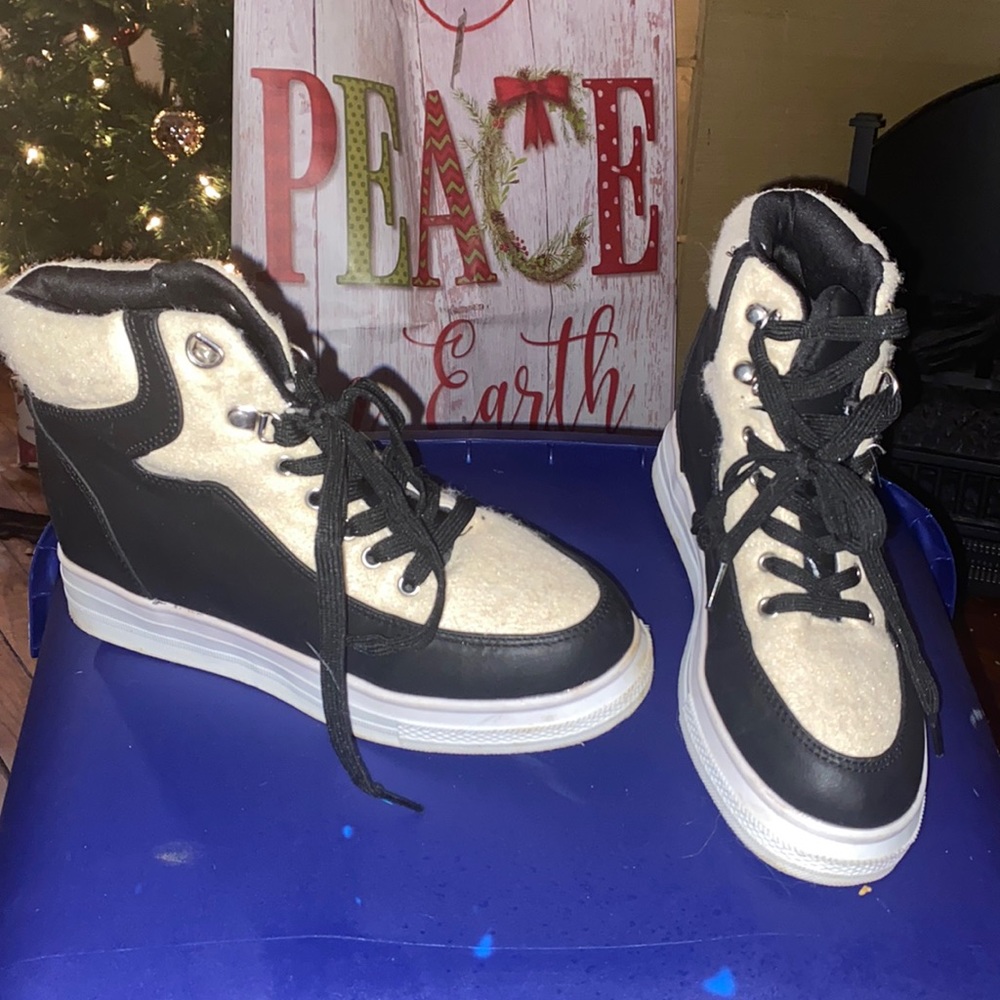 Comfortable 3inch Hidden Wedge - image 1